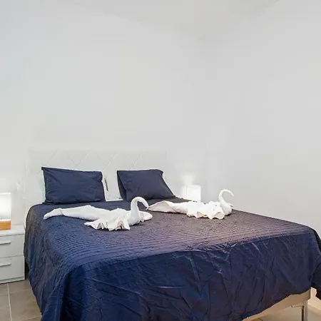 Playa Blanca Sleeps 10 With Pool Air Con And Wifi Βίλα Πλάγια Μπλάνκα