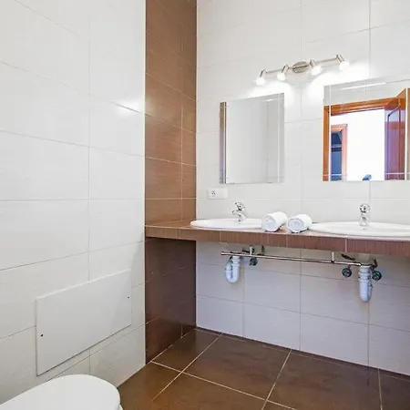 Playa Blanca Sleeps 10 With Pool Air Con And Wifi Βίλα Πλάγια Μπλάνκα